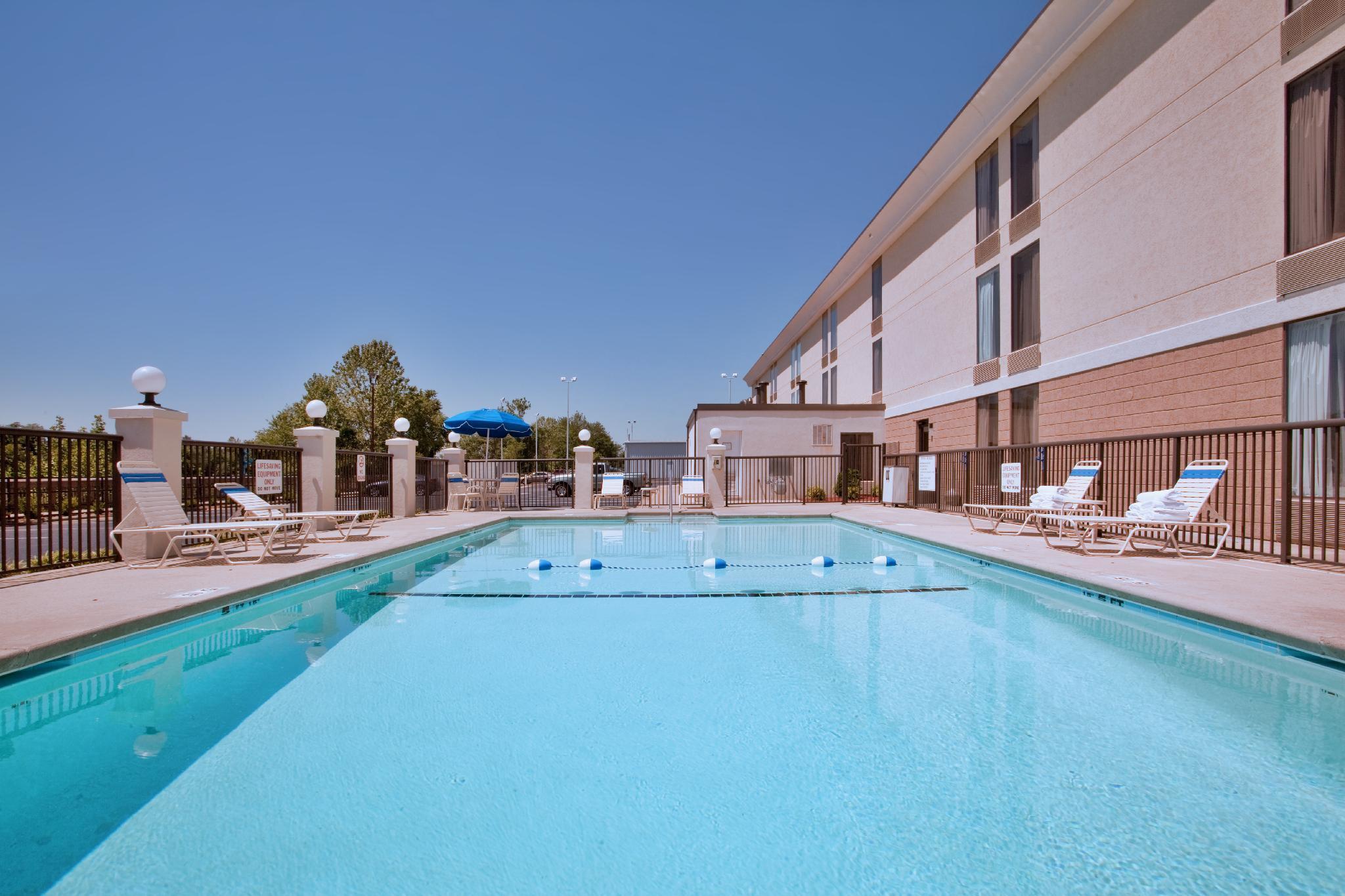 Holiday Inn Express Danville By Ihg Luaran gambar